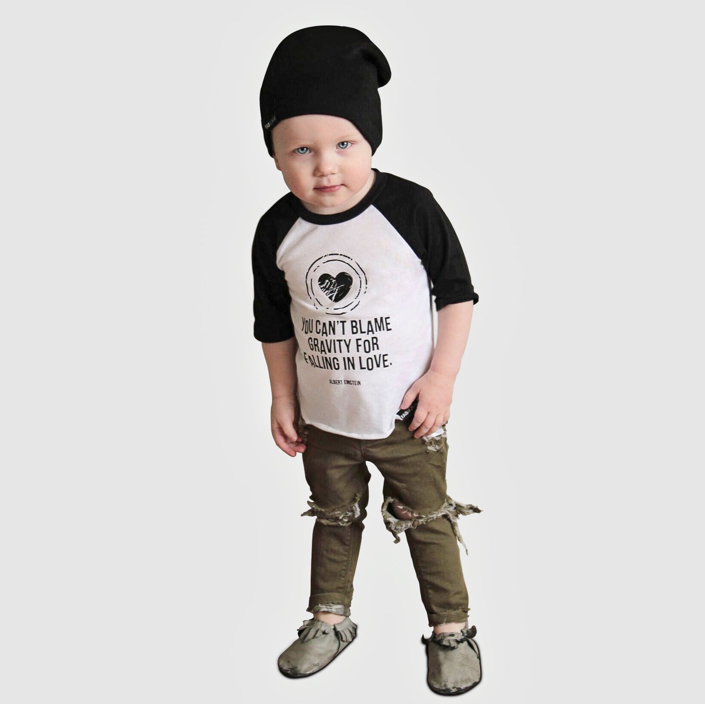 LOVE AND GRAVITY RAGLAN FABVOKAB
