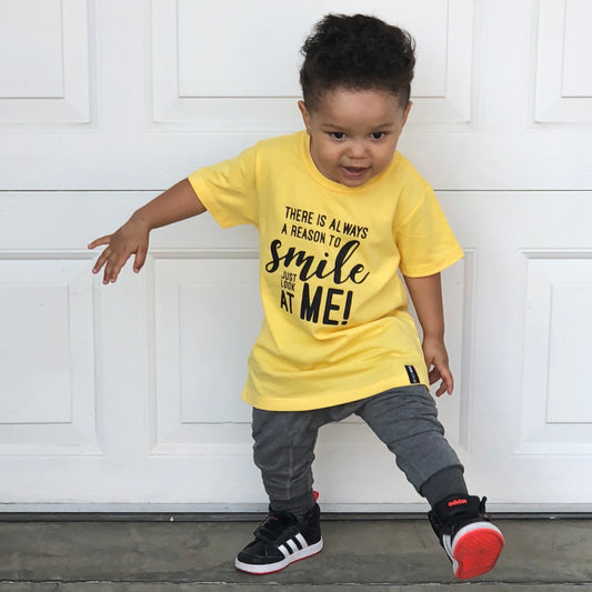 REASON TO SMILE JUST LOOK AT ME Yellow Short Sleve Kids T-shirt FABVOKAB